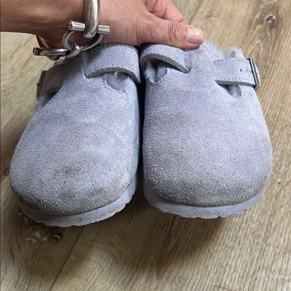 Birkenstock Light Gray Suede Clogs sz 38 light purple color. With fur. Pre-owned - Picture 2 of 6